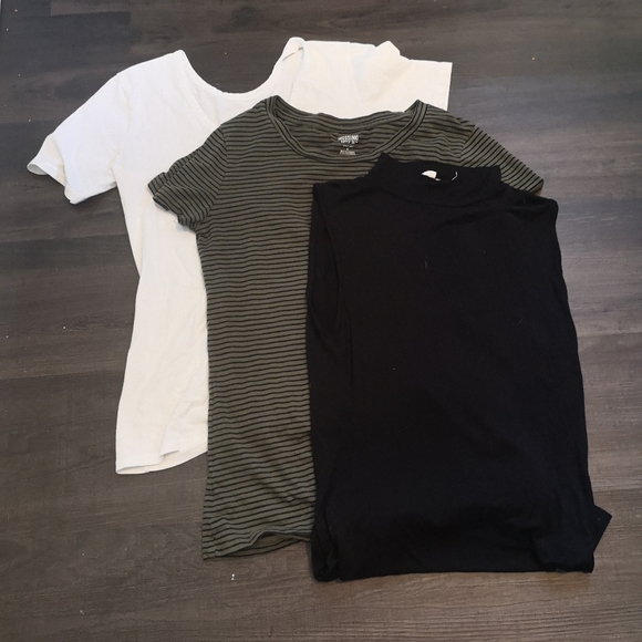 T shirt tank top bundle lot white green black